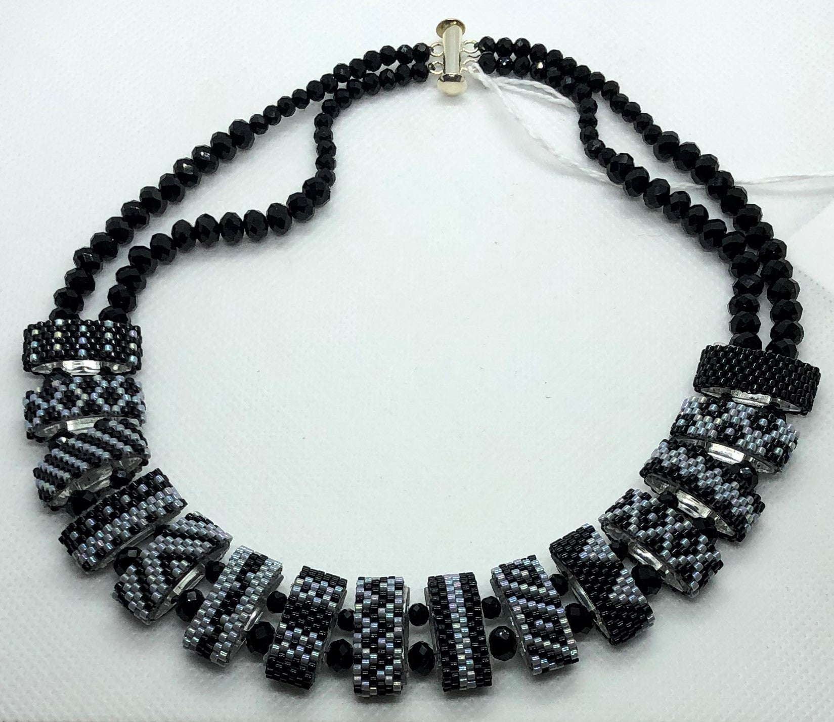 Carrier Bead Necklace - Black