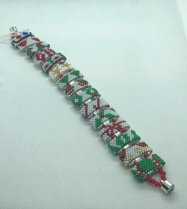 Holiday Carrier Bead Bracelet